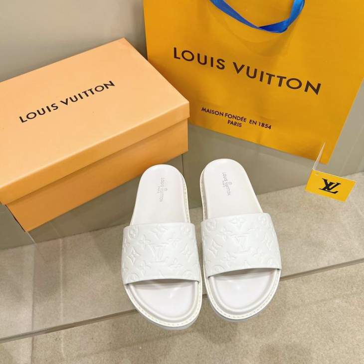 Picture of Louis Vuitton Slippers _SKULVsz35-40jyh0504619